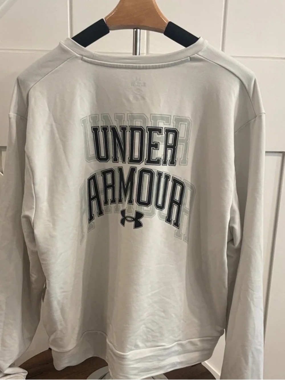 Under Armour Women's Light Gray Logo Sweatshirt